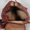Intérieur du sac à dos femme tendance en cuir marron lisse