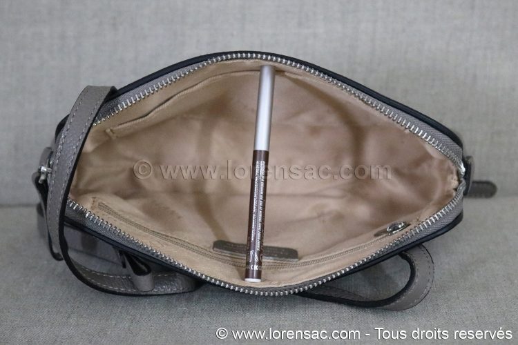 Intérieur avec doublure de la pochette pour femme à bandoulière en cuir véritable grise Intérieur de la Pochette femme bandoulière en cuir véritable taupe