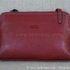 Face avant pochette femme bandoulière rouge en cuir de vachette