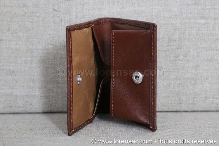 Intérieur du porte-monnaie en cuir italien marron intérieur porte-monnaie cuir italien marron