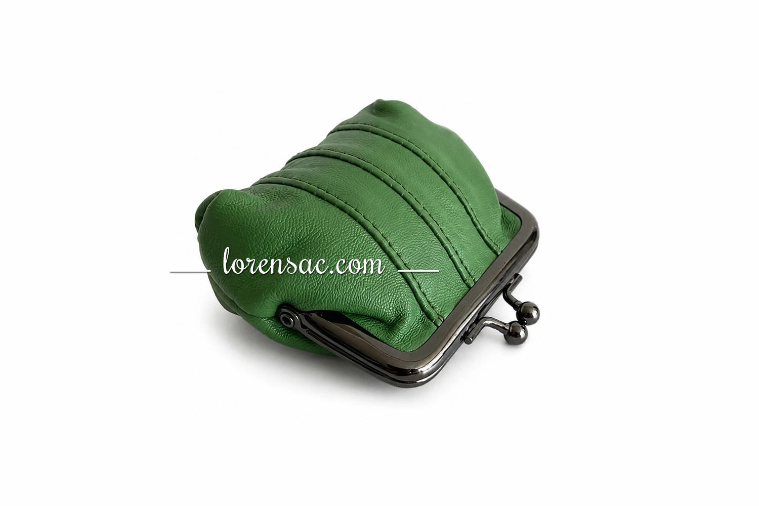 Porte-monnaie ancien en cuir véritable vert. Porte monnaie ancien en cuir vert à fermeture clic-clac traditionnelle