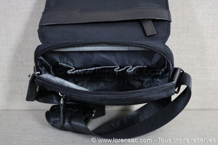 Pochette katana noire doublée à l'intérieur avec tissus gris pochette noire doublée à l'intérieur