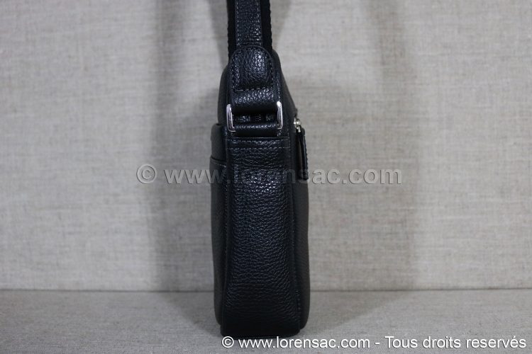Côté de la pochette pour homme noire katana en cuir Pochette homme noire katana cuir vue de côté