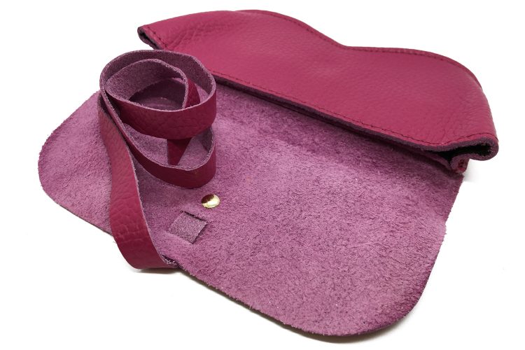 intérieur étui lunnettes fuschia