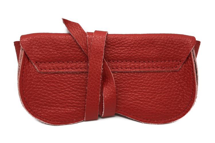Face arrière de l'étui lunette rouge style blague a tabac en cuir véritable face arrière étui lunettes en cuir rouge
